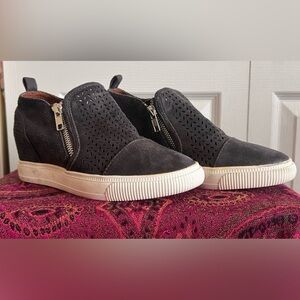 DV Dolce Vita Gray Perforated Slip-On Shoes (gently used)